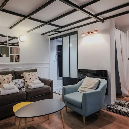 Comfortable Duplex In The Heart Of Paris